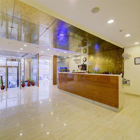 Hotel Grand Suites By D'Capitol Near Delhi Airport Нью-Делі Екстер'єр фото