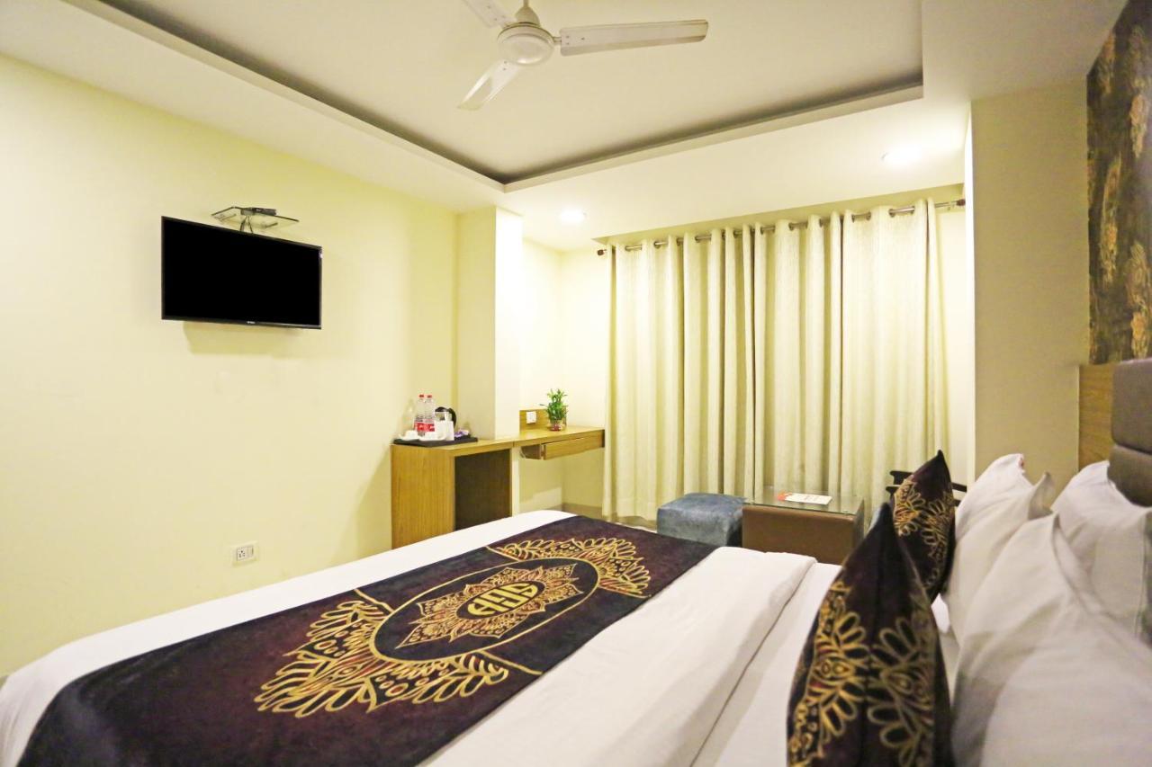 Hotel Grand Suites By D'Capitol Near Delhi Airport Нью-Делі Екстер'єр фото