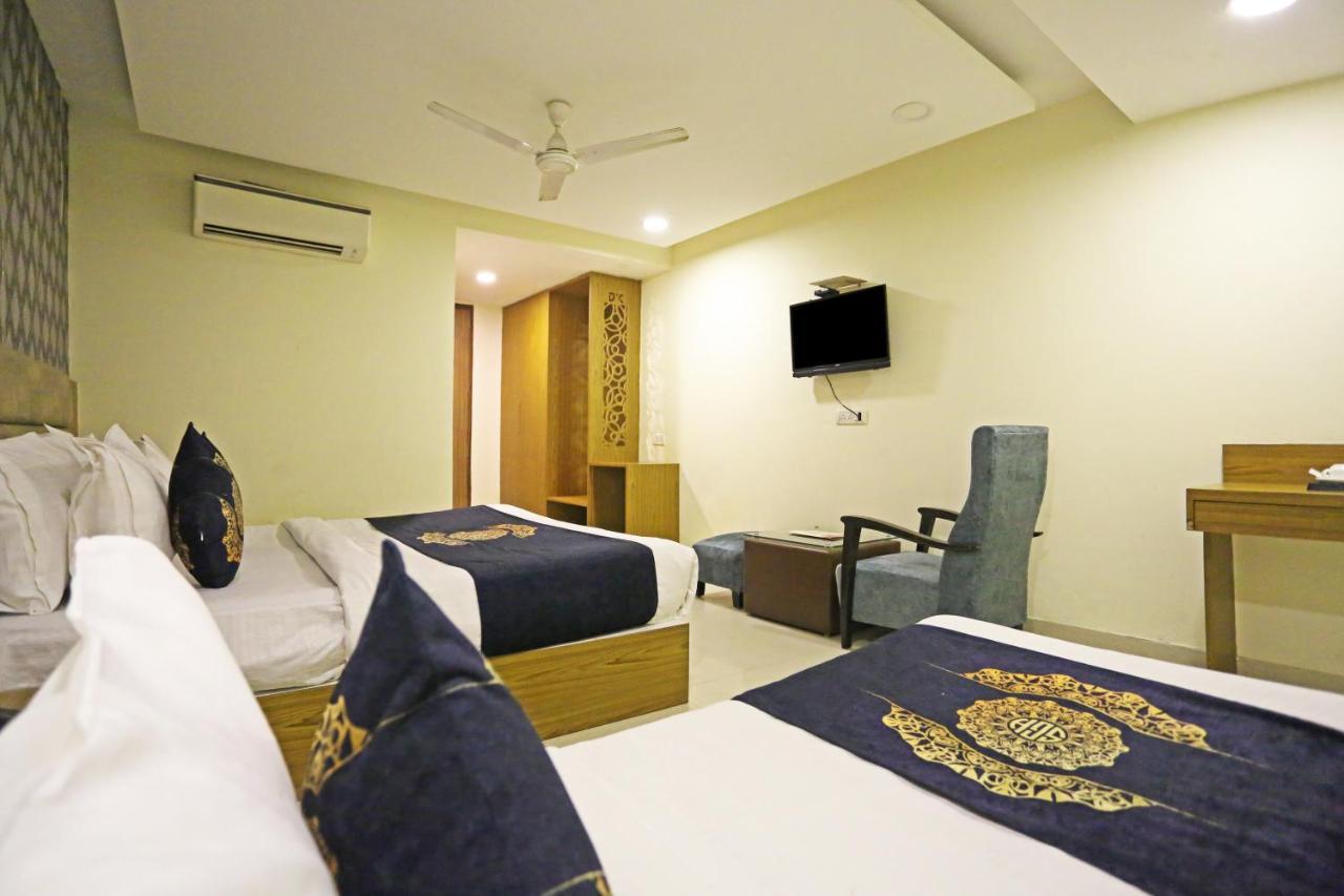 Hotel Grand Suites By D'Capitol Near Delhi Airport Нью-Делі Екстер'єр фото