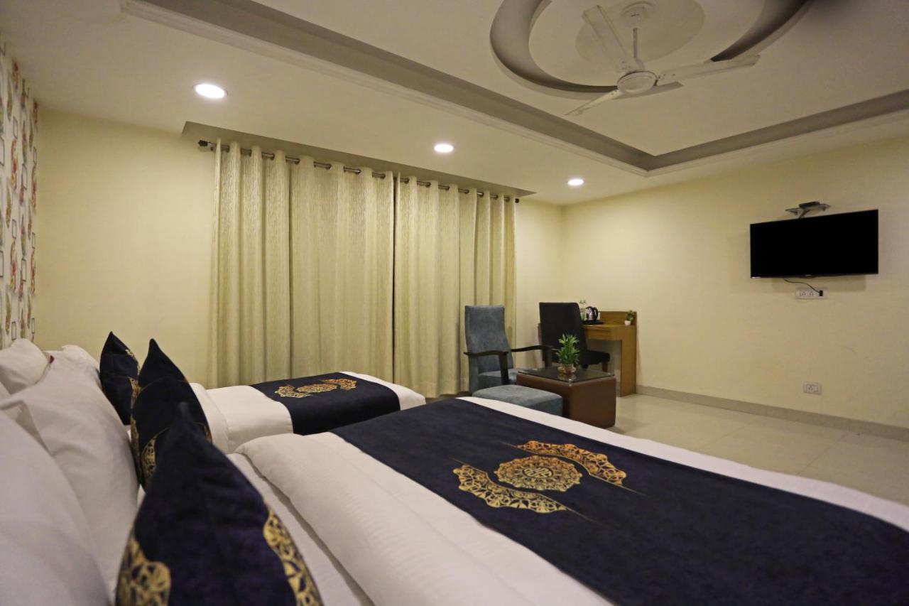 Hotel Grand Suites By D'Capitol Near Delhi Airport Нью-Делі Екстер'єр фото