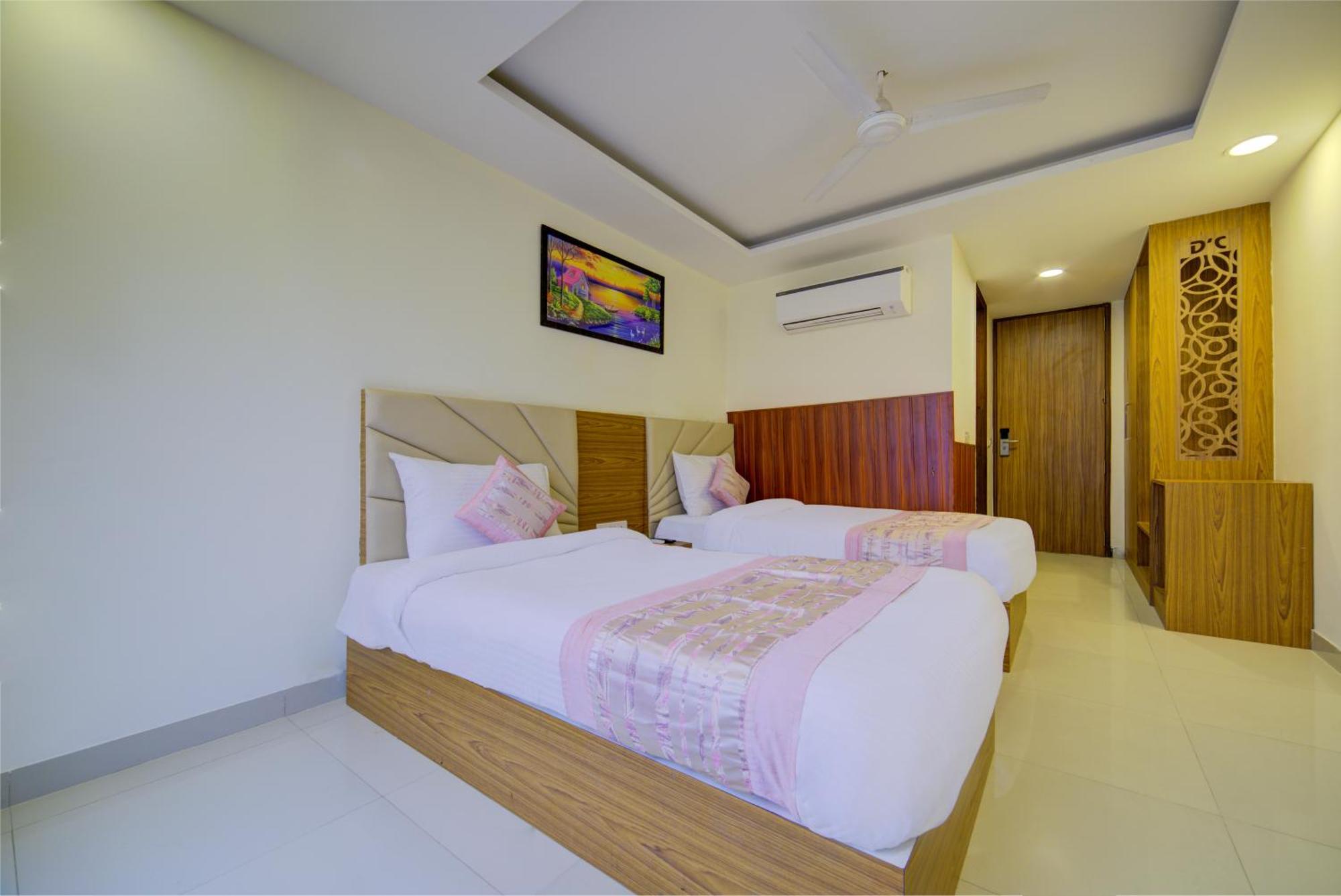 Hotel Grand Suites By D'Capitol Near Delhi Airport Нью-Делі Екстер'єр фото