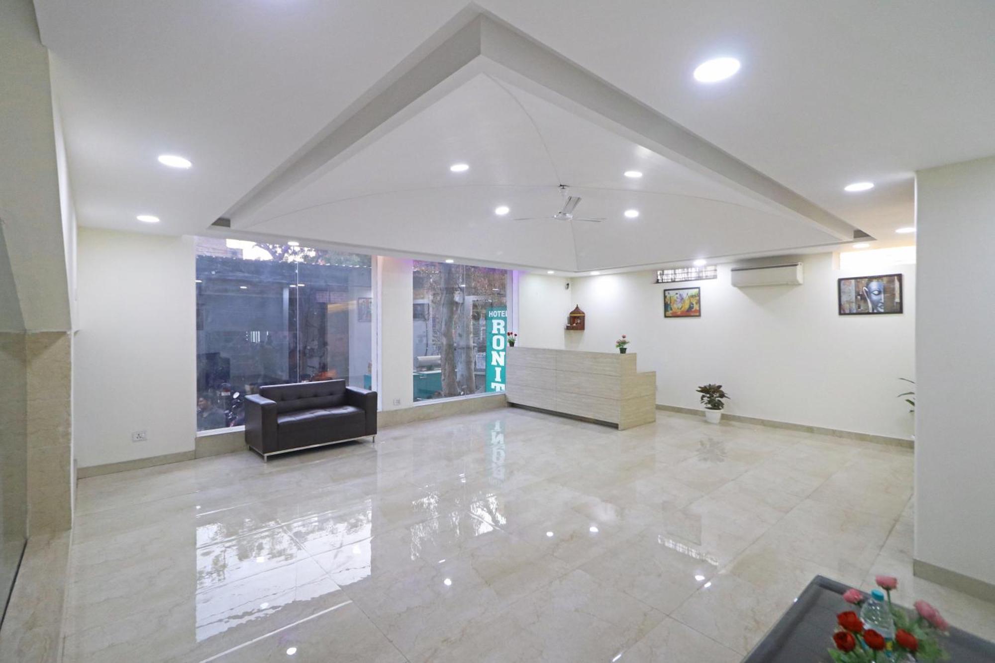Hotel Grand Suites By D'Capitol Near Delhi Airport Нью-Делі Екстер'єр фото