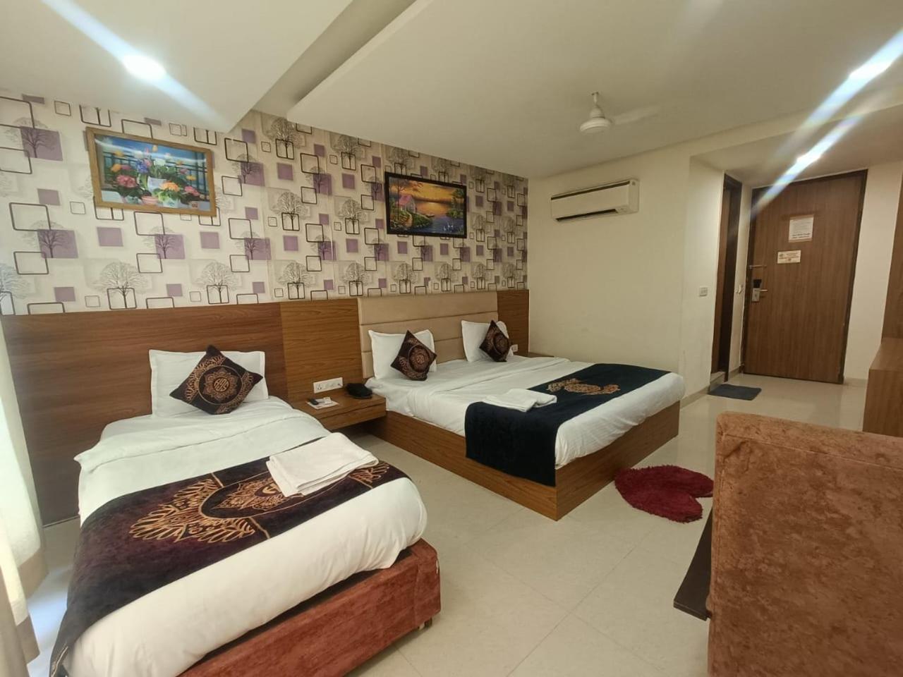 Hotel Grand Suites By D'Capitol Near Delhi Airport Нью-Делі Екстер'єр фото
