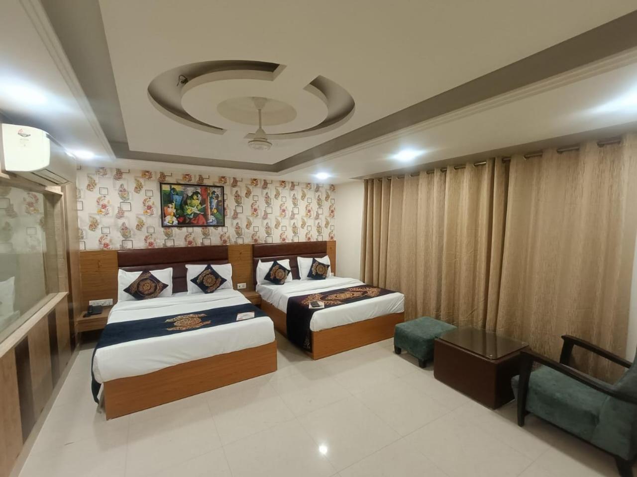 Hotel Grand Suites By D'Capitol Near Delhi Airport Нью-Делі Екстер'єр фото